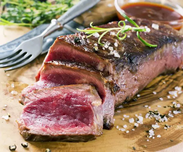 Près de Bordeaux, le bœuf régale les restaurants avec les palets les plus exigeants, Venez goûter les meilleurs morceaux à La Table de 3