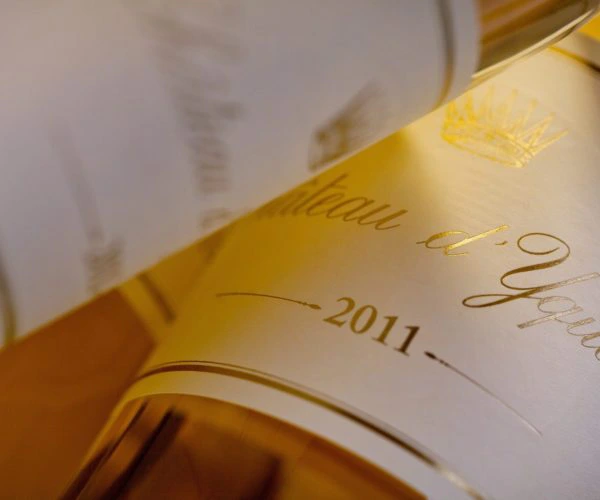 La dégustation d'un grand vin de Bordeaux au restaurant est toujours une expérience incroyable. La Table de 3 présente une des cartes de vins les plus fournies de Gironde
